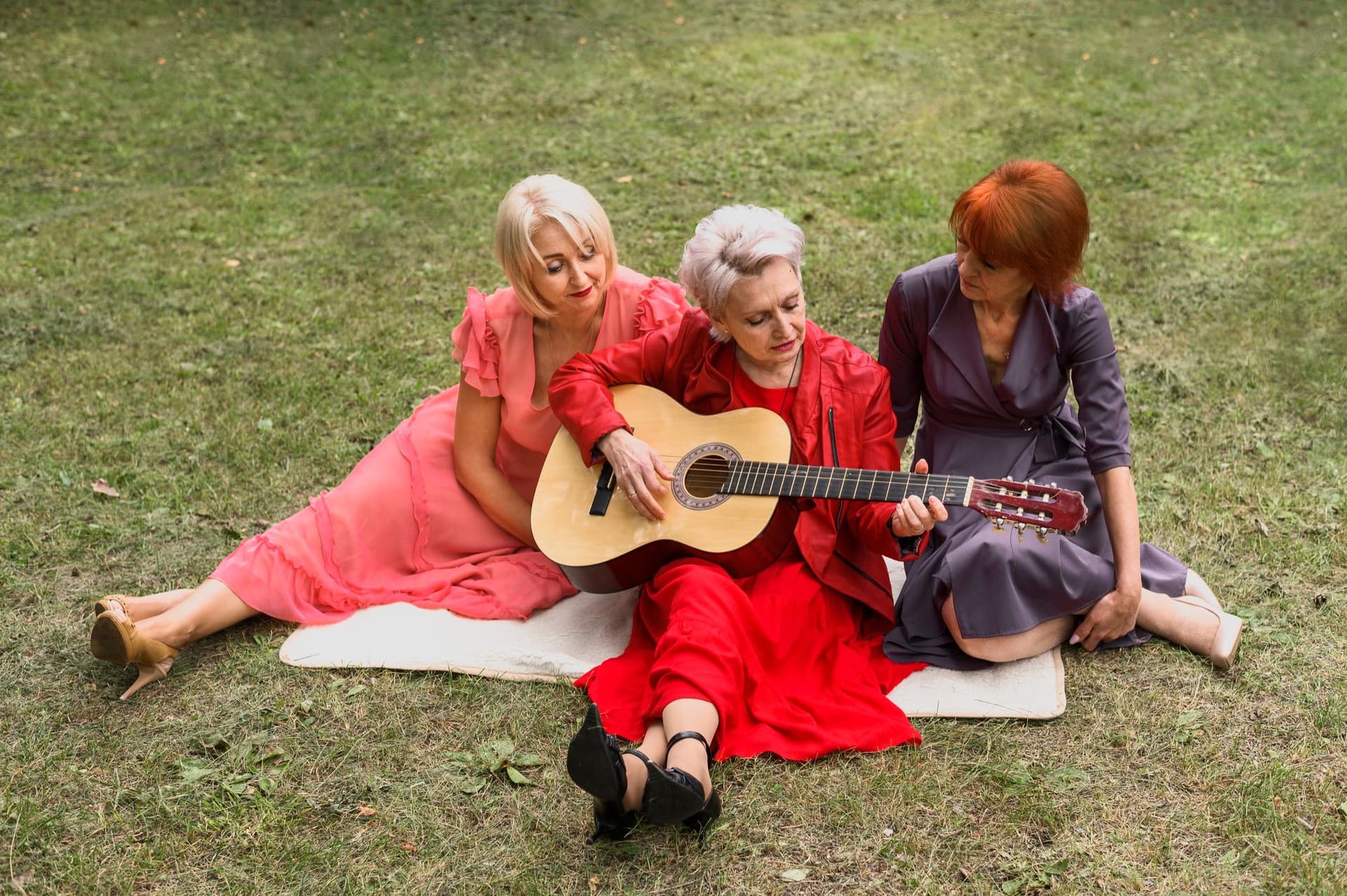 50+ Hobbies for Women of All Ages
