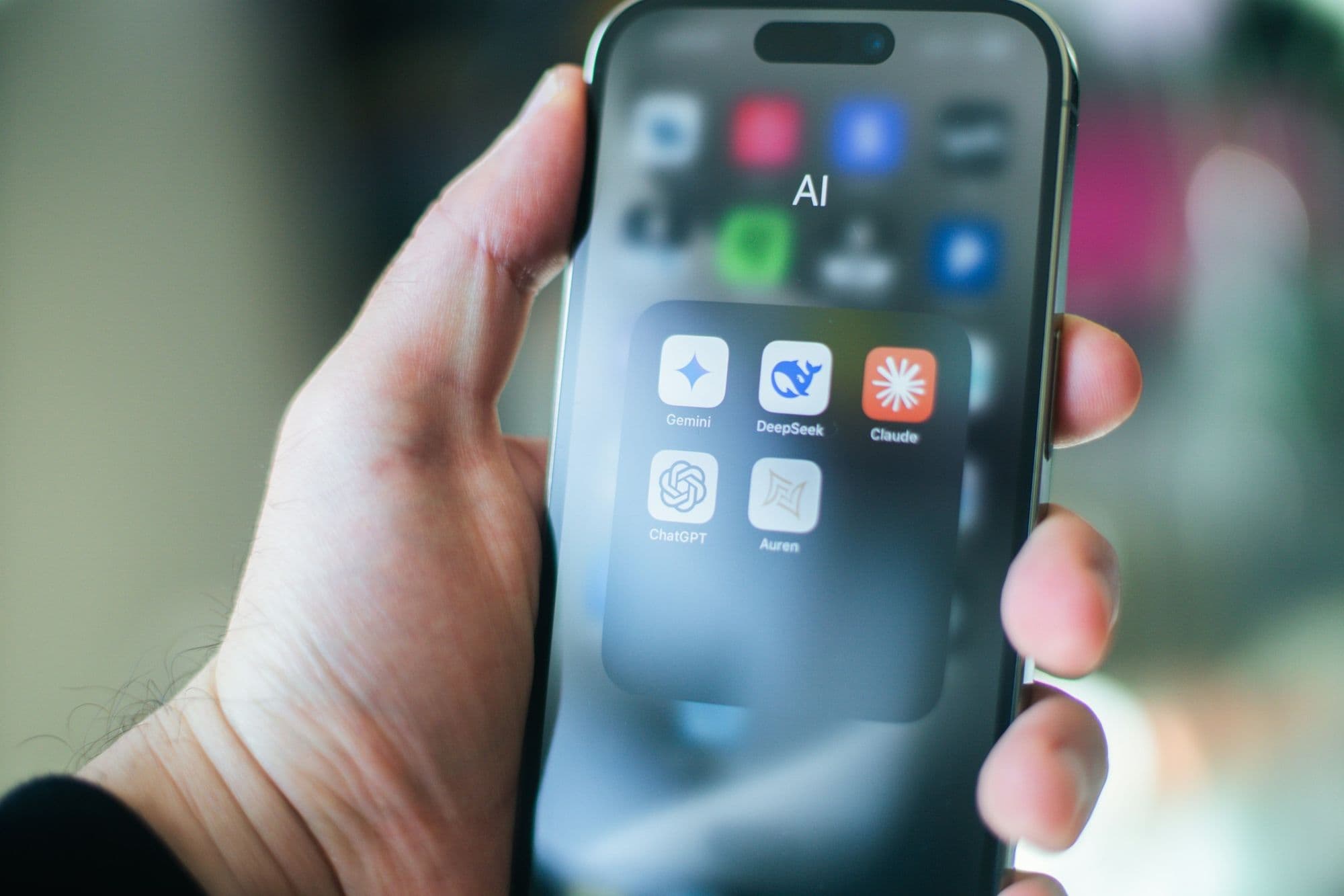 11 Best AI Apps for iPhone in 2026: Top Picks for Every Need